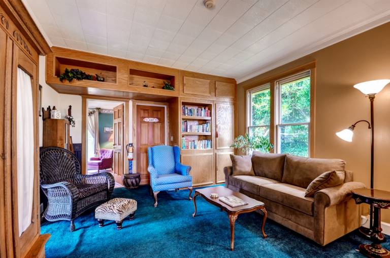 'Astoria Painted Lady' Historic Apt w/ River View! — photo 4