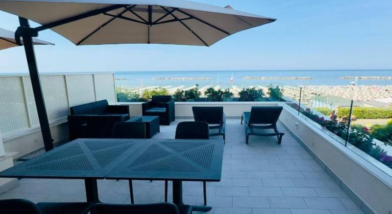 Palms Beach Pesaro Residence — photo 5