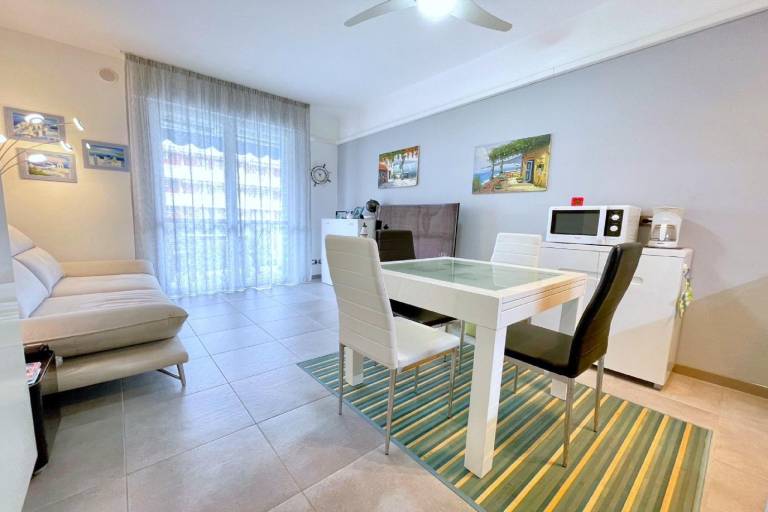 Holiday apartment with terrace — photo 2