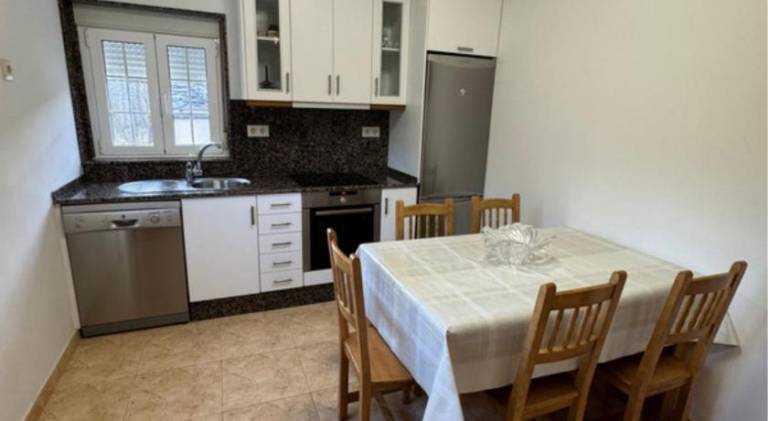 Fully equipped house with BBQ, patio & garden | Good for workation | Pets allowed — photo 4