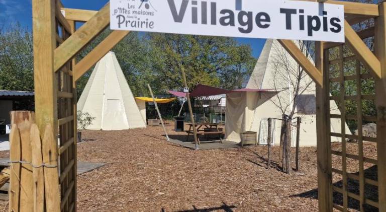 Tipi Les P'tites Maisons dans la Prairie in Nantes