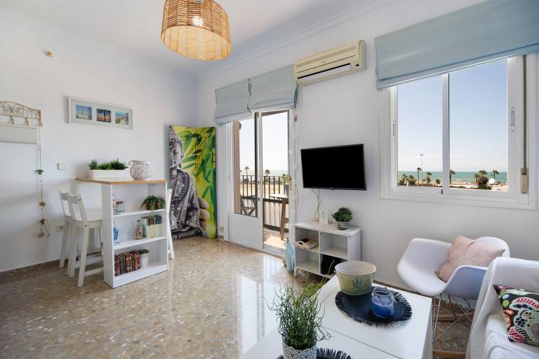 Child-friendly rental apartment with fast internet & terrace | Sea view | Close to the beach | Dogs allowed in Cádiz