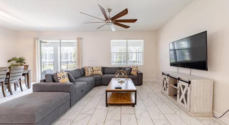 Vacation home with pool & jacuzzi | Pets are welcome — photo 2