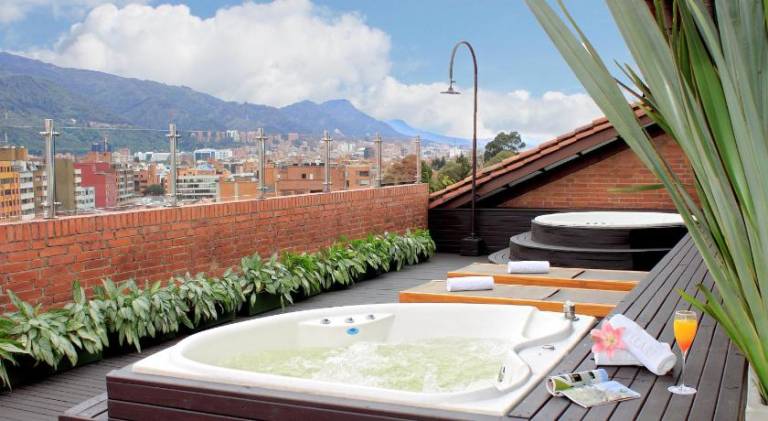 Serviced apartment with sauna, hot tub & patio — photo 5