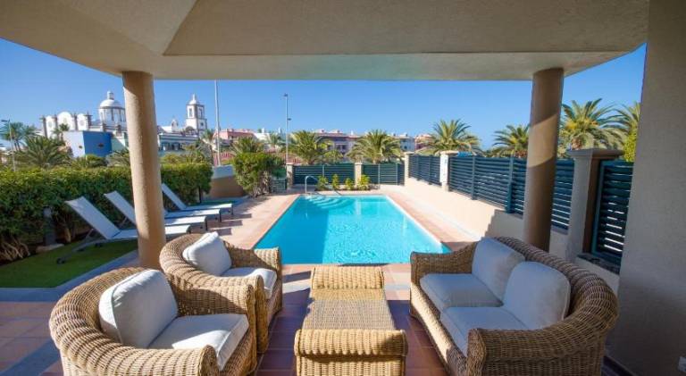 Vacation home with pool in San Bartolomé de Tirajana
