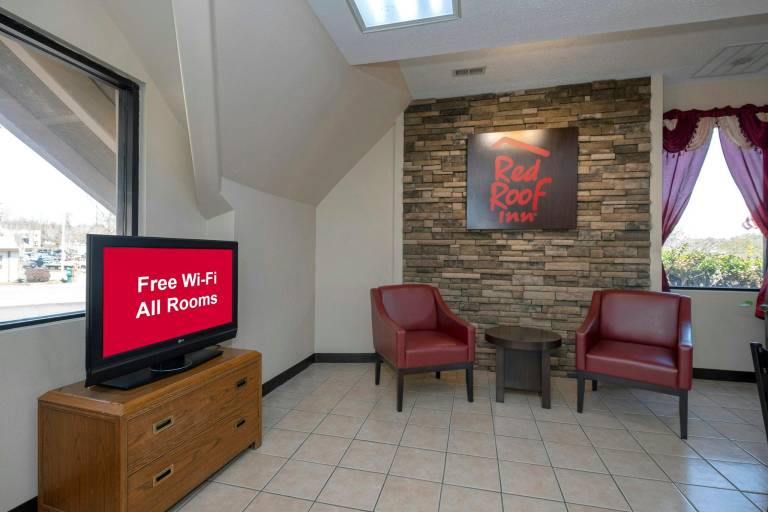 Red Roof Inn Warrenton — photo 4