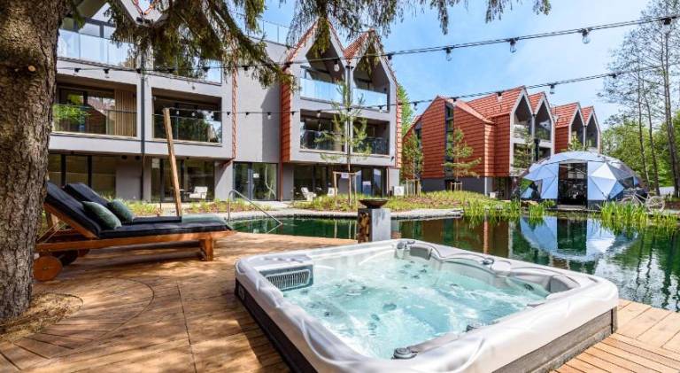 Apartment with pool — photo 3
