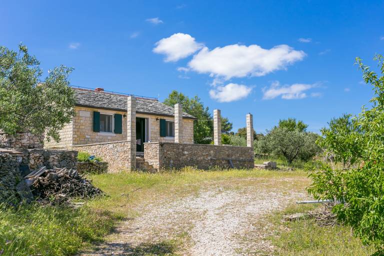 Vacation home with BBQ & terrace | Sea view in Supetar