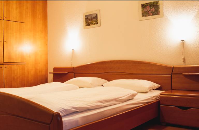 Doppelzimmer im Nebengeb&auml;ude Katg 2 max f&uuml;r 2 Personen