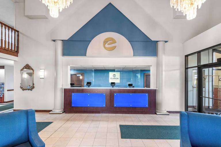 Clarion Inn & Suites Northwest