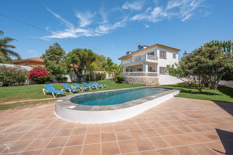Villa with heated pool, terrace & fast internet | Garden view | Good for workation — photo 3