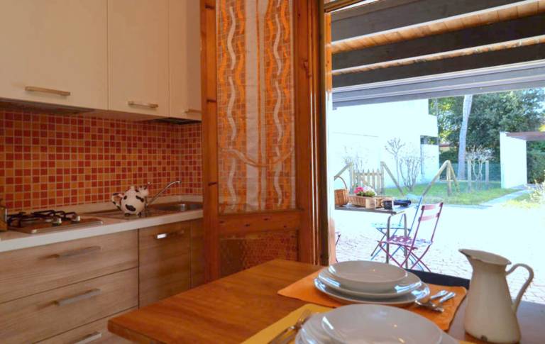 Holiday apartment with garden | Garden view — photo 4