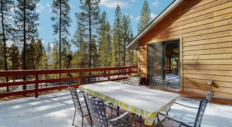 Vacation home with hot tub | Pets are welcome — photo 5