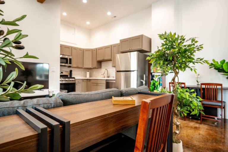 Family-friendly pleasant rental apartment with pool & fast internet | Pet-friendly — photo 4
