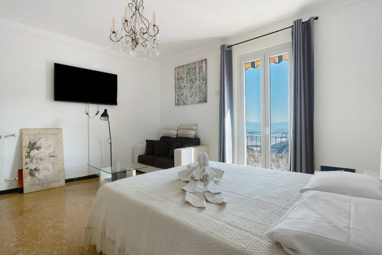 Holiday apartment with fast internet | City view — photo 3
