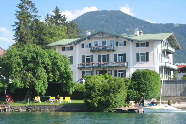 Ferienhaus mit Hund in Egern, Tegernsee für max. 4 Personen Ferienhaus mit Hund in Egern, Tegernsee für max. 4 Personen