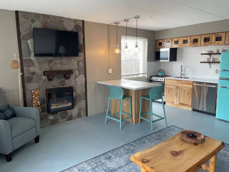 Condo  Laconia