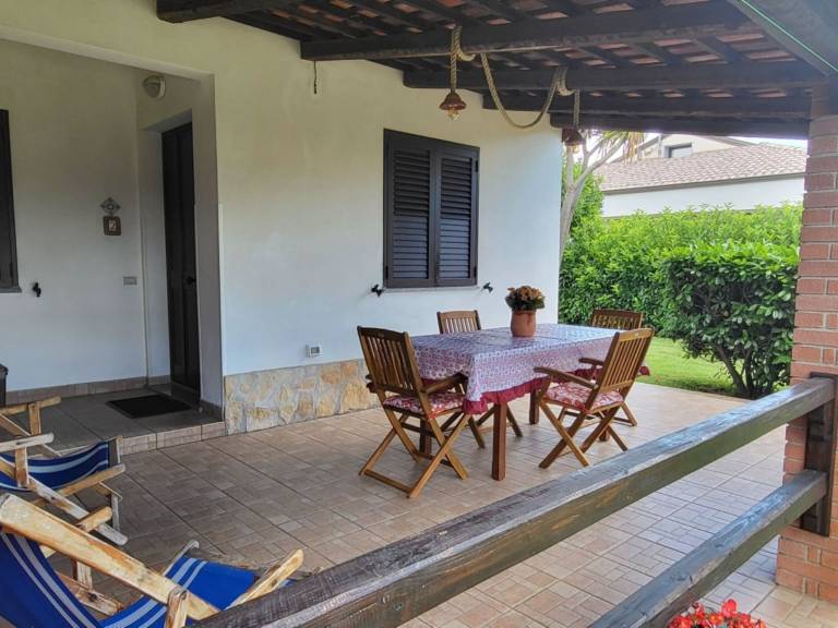 Rental apartment with garden, BBQ & patio | Pet-friendly — photo 3