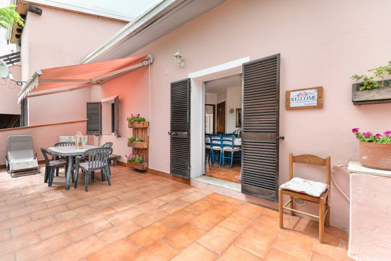 House with barbecue, terrace & garden | Garden view — photo 3