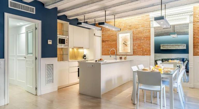Holiday apartment with terrace & pool | Near Barcelona Cathedral — photo 3