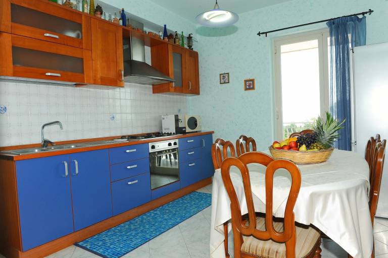 House with terrace, barbecue & pool | Nature view — photo 4