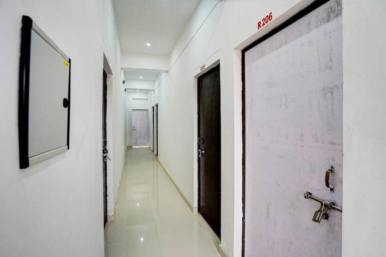 Hotel O Geeta Palace