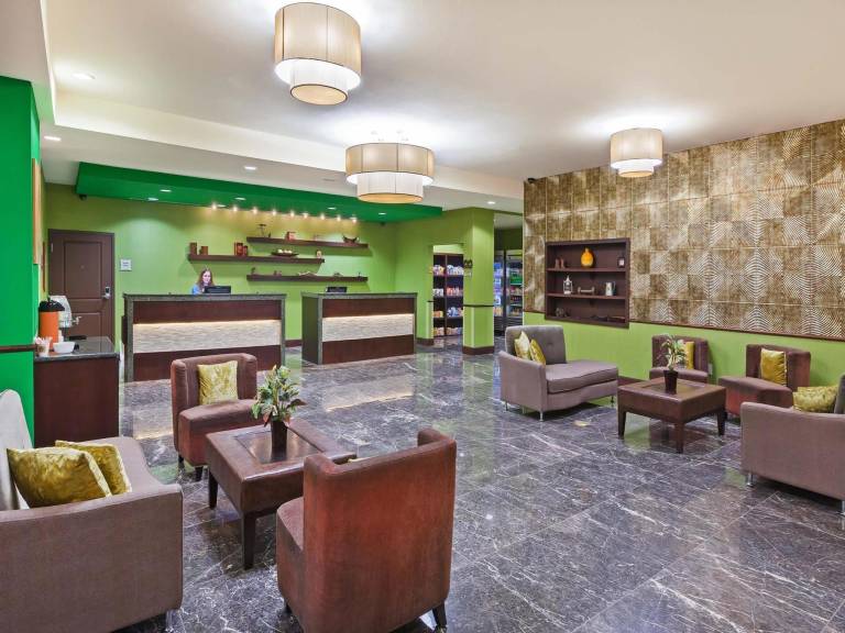 La Quinta Inn & Suites by Wyndham Elk City — photo 2
