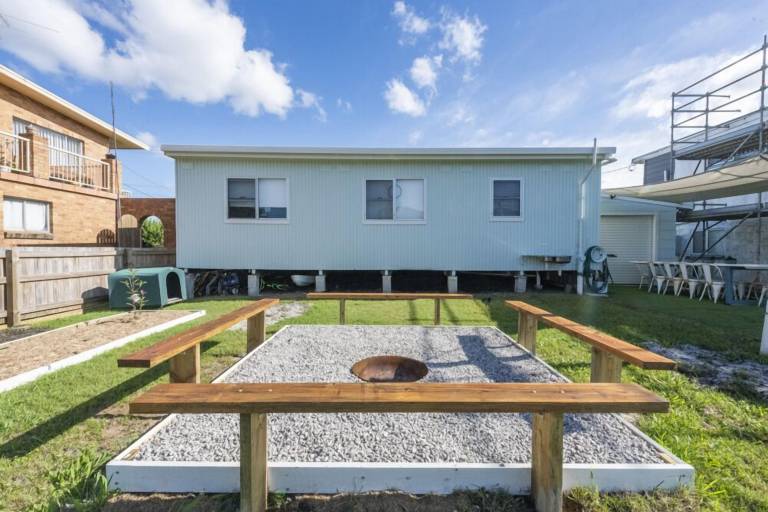 Apartment Brooms Head