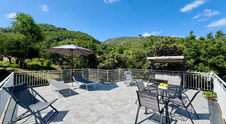 Lovely vacation home with garden & patio | Pet-friendly — photo 3