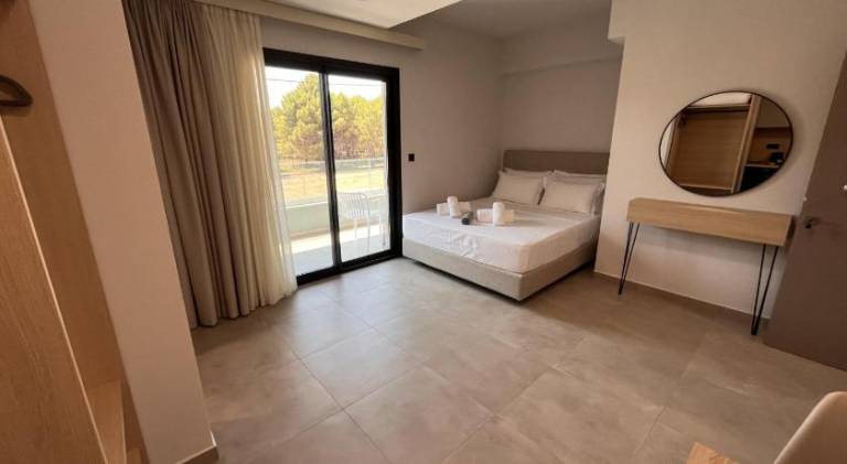 Serviced apartment with patio | Beach nearby | Pets are welcome — photo 2