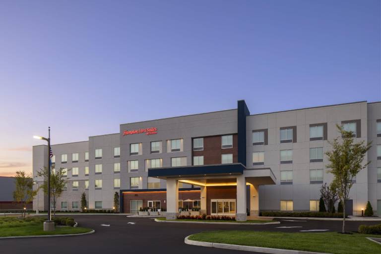 Hampton Inn Suites by Hilton Long Island Farmingdale