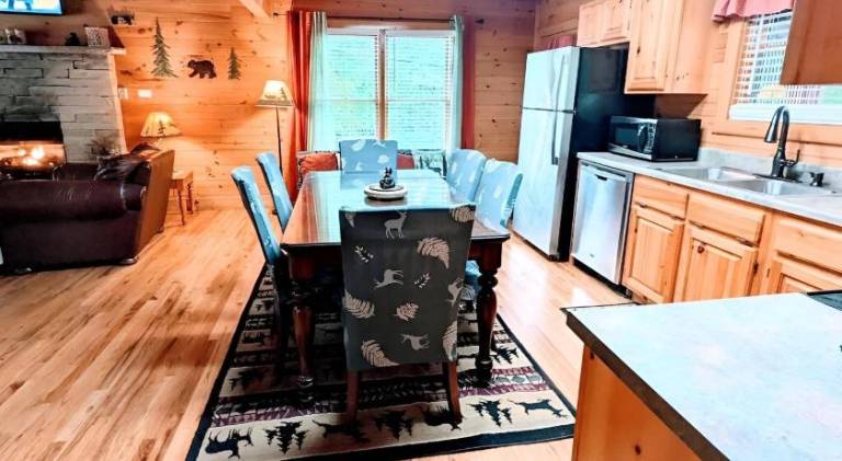 Vacation home with hot tub — photo 4