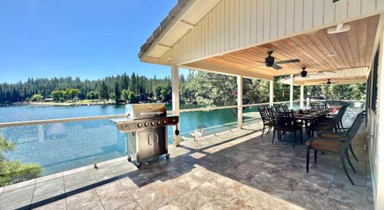 House with pool | Pets are welcome in Groveland, CA
