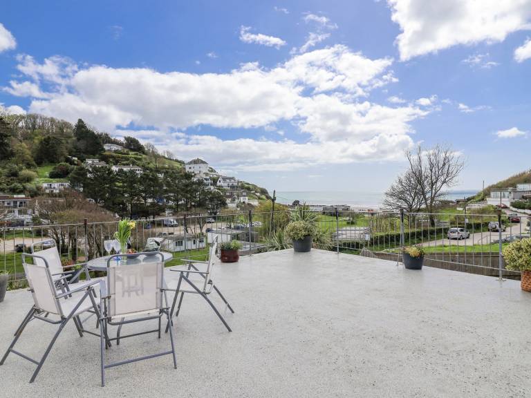 Fully equipped beautiful cottage with garden & patio | Beach view | Close to the beach | Pet-friendly in Cornwall, ON