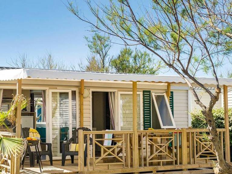 Mobile home with terrace & heated pool — photo 4
