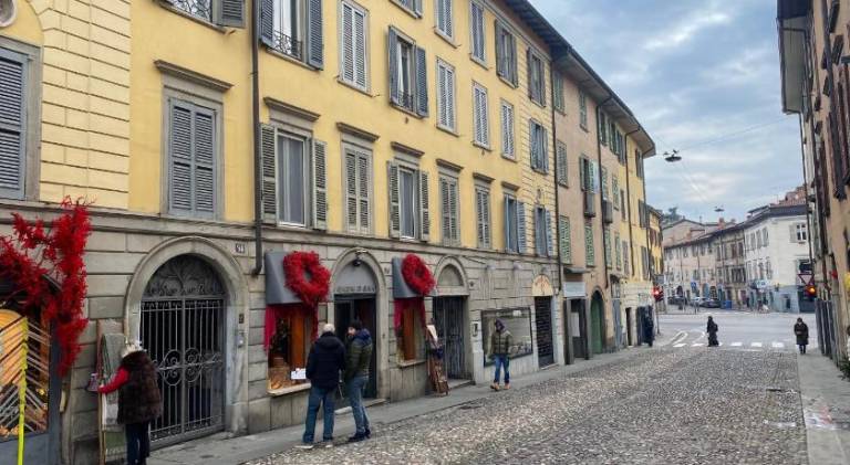 Rental apartment | Near Fontana del Delfino | Dogs allowed — photo 5