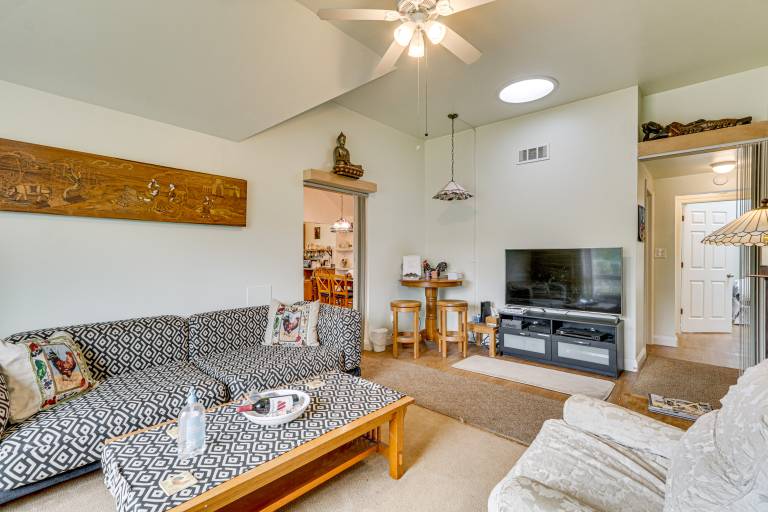 7 Mi to Dtwn Portland: Quiet Yet Central Home — photo 4