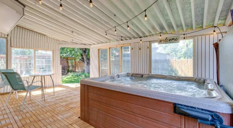 Big house with jacuzzi | Pets are welcome — photo 3