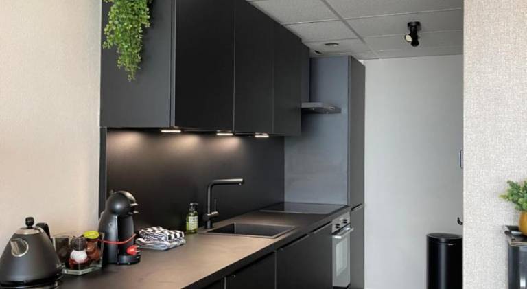 Rental apartment with patio — photo 4