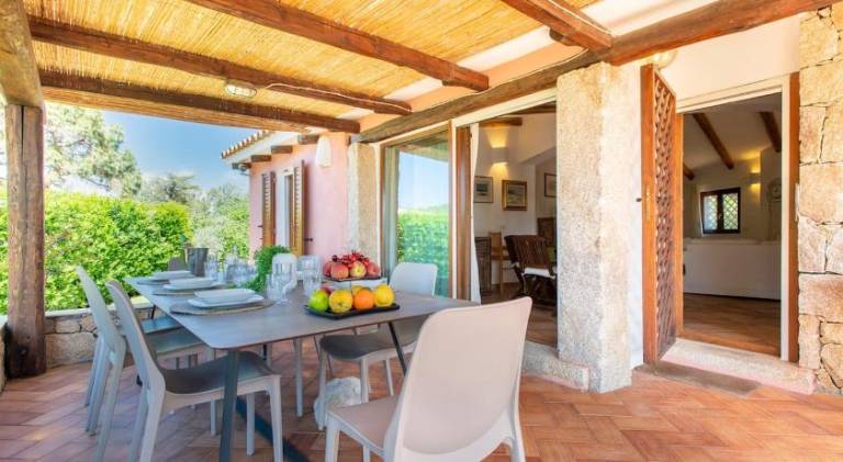 Villa with pool — photo 3