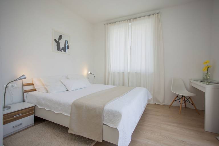 Children-friendly pleasant villa with pool, barbeque & patio | Pet-friendly — photo 2