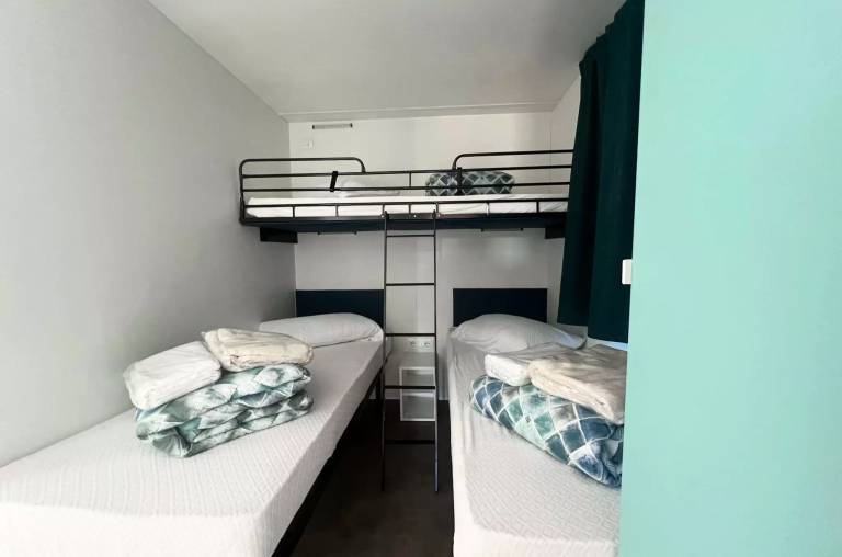 Mobile home with patio — photo 3