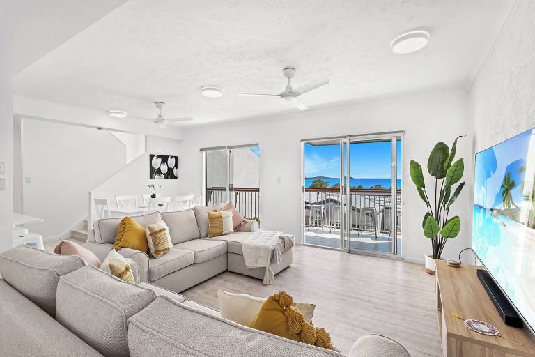 Villa Airlie Beach
