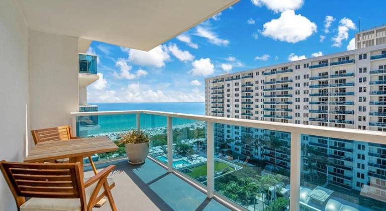 Stunning Oceanfront 1BR in the 1 Hotel — photo 3