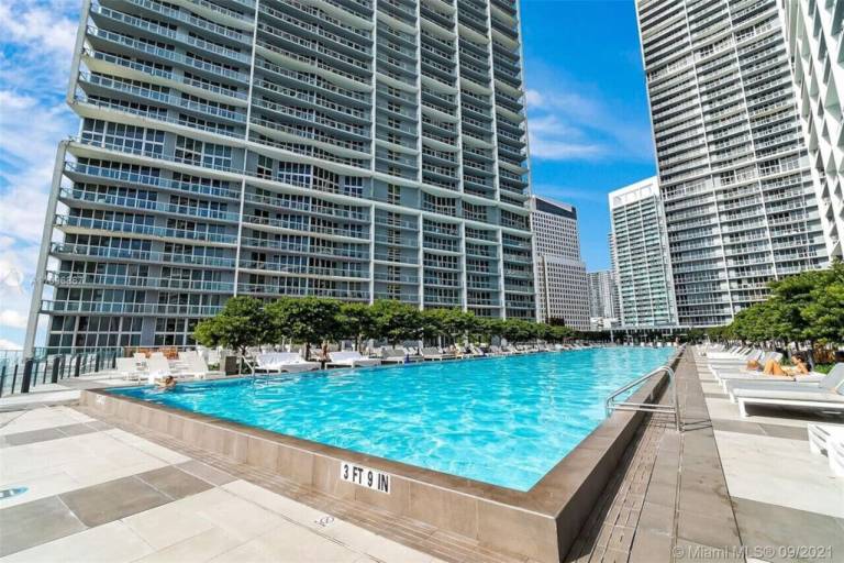 Condo  Coconut Grove