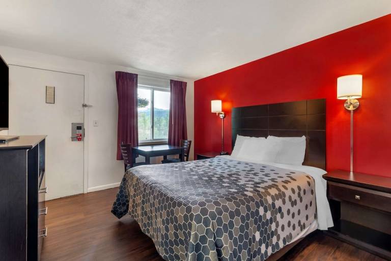 Motel  Lee