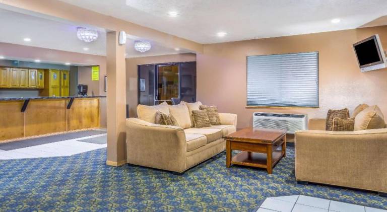 Super 8 by Wyndham - Mesa/Gilbert — photo 3