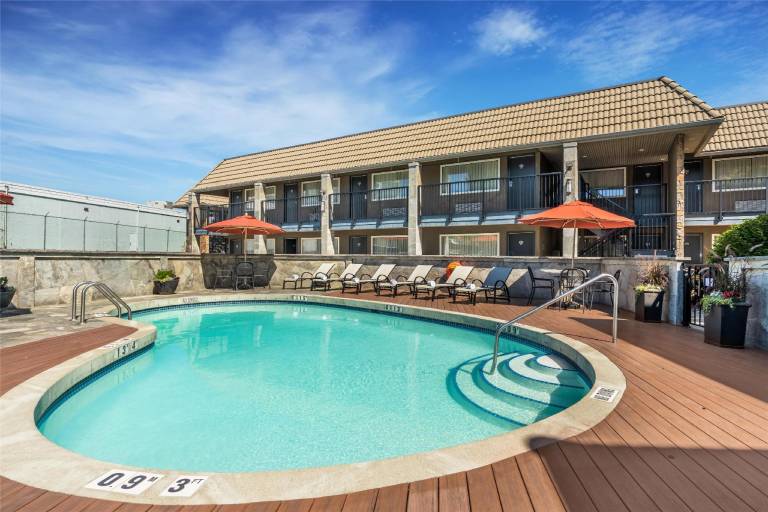 Best Western Plus Burnaby Hotel — photo 3