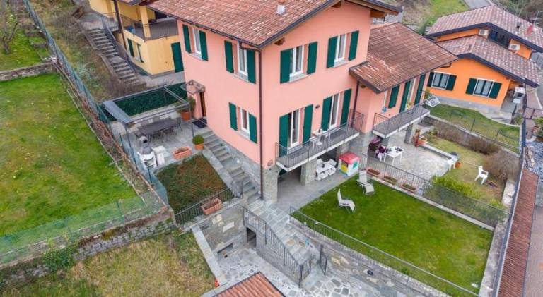 Vacation home with 4 rooms for 8 persons in Menaggio