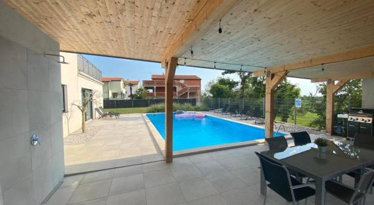 Rental apartment with garden & pool — photo 3